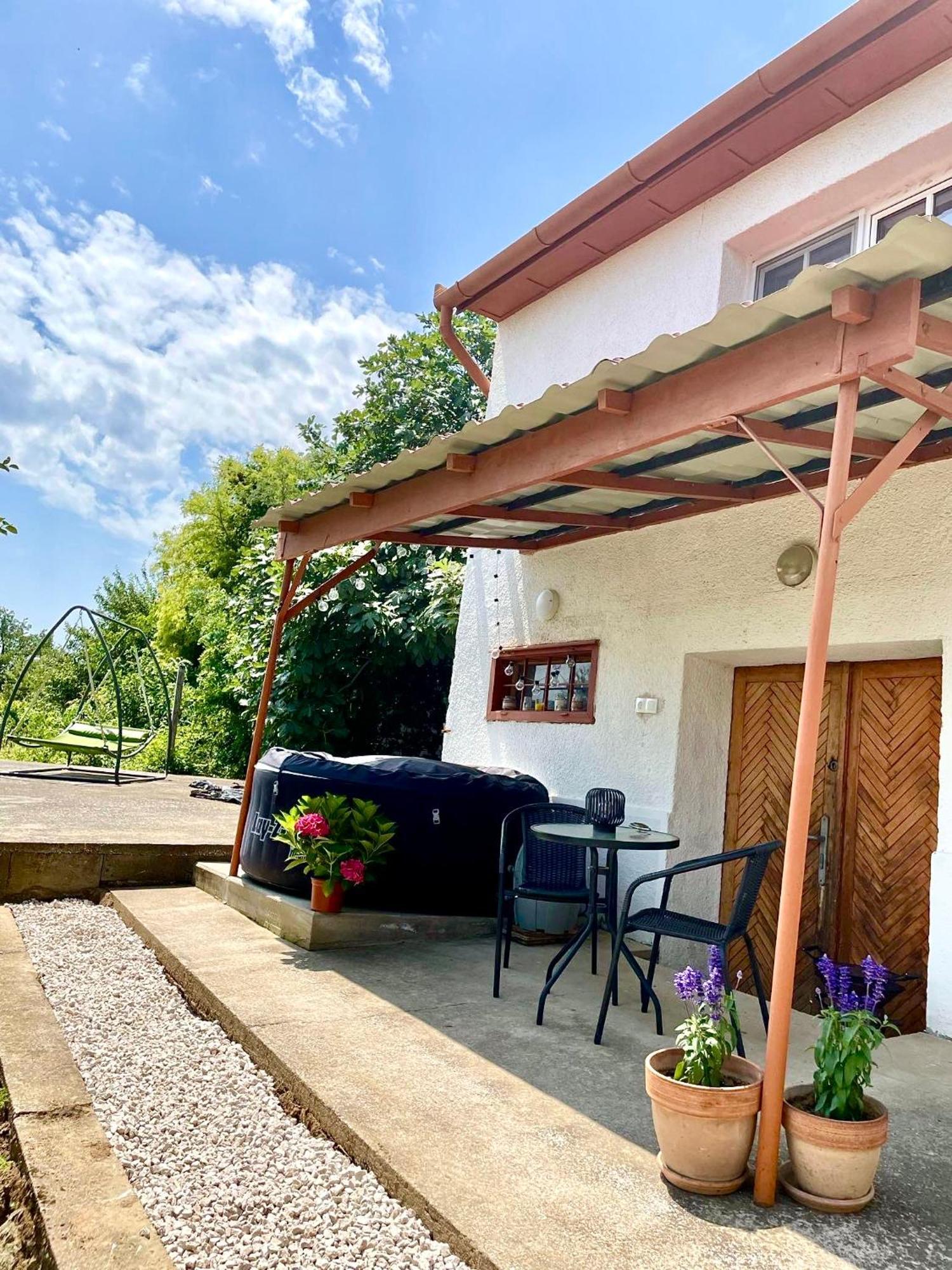 Boraszporta - Preshaz Hotel Villany Exterior photo